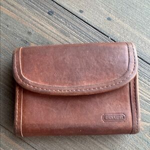 Coach vintage VTG brown leather flap closure coin purse wallet